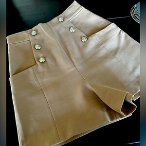 Chic tan preppy shorts